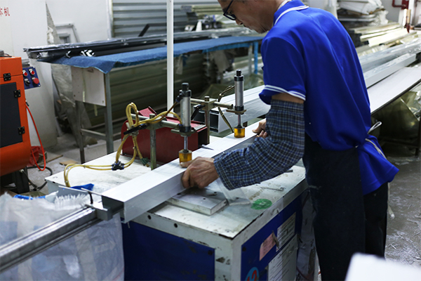 Mirror Cabinet Production Line Welding Process